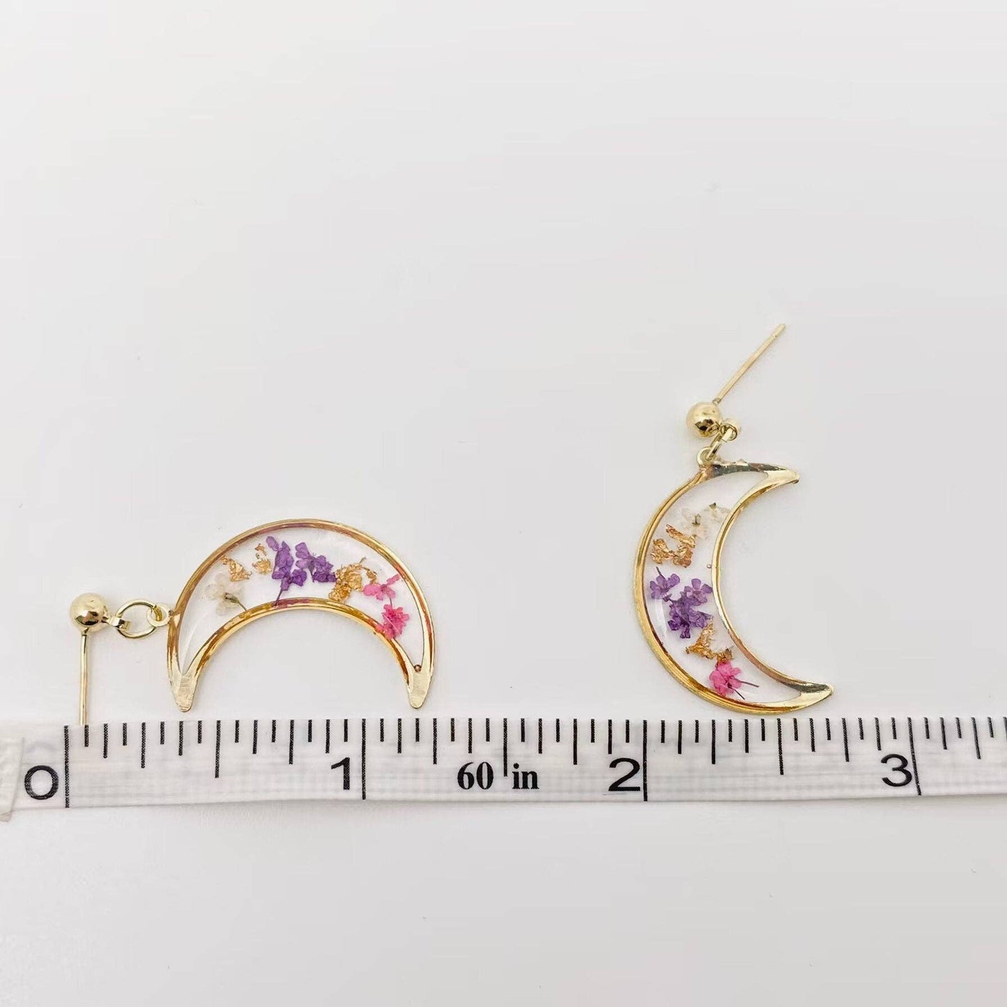 Narcissus Moon Pressed Dried Flower Post Earrings