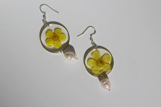 Buttercup Bloom Pearl Earrings