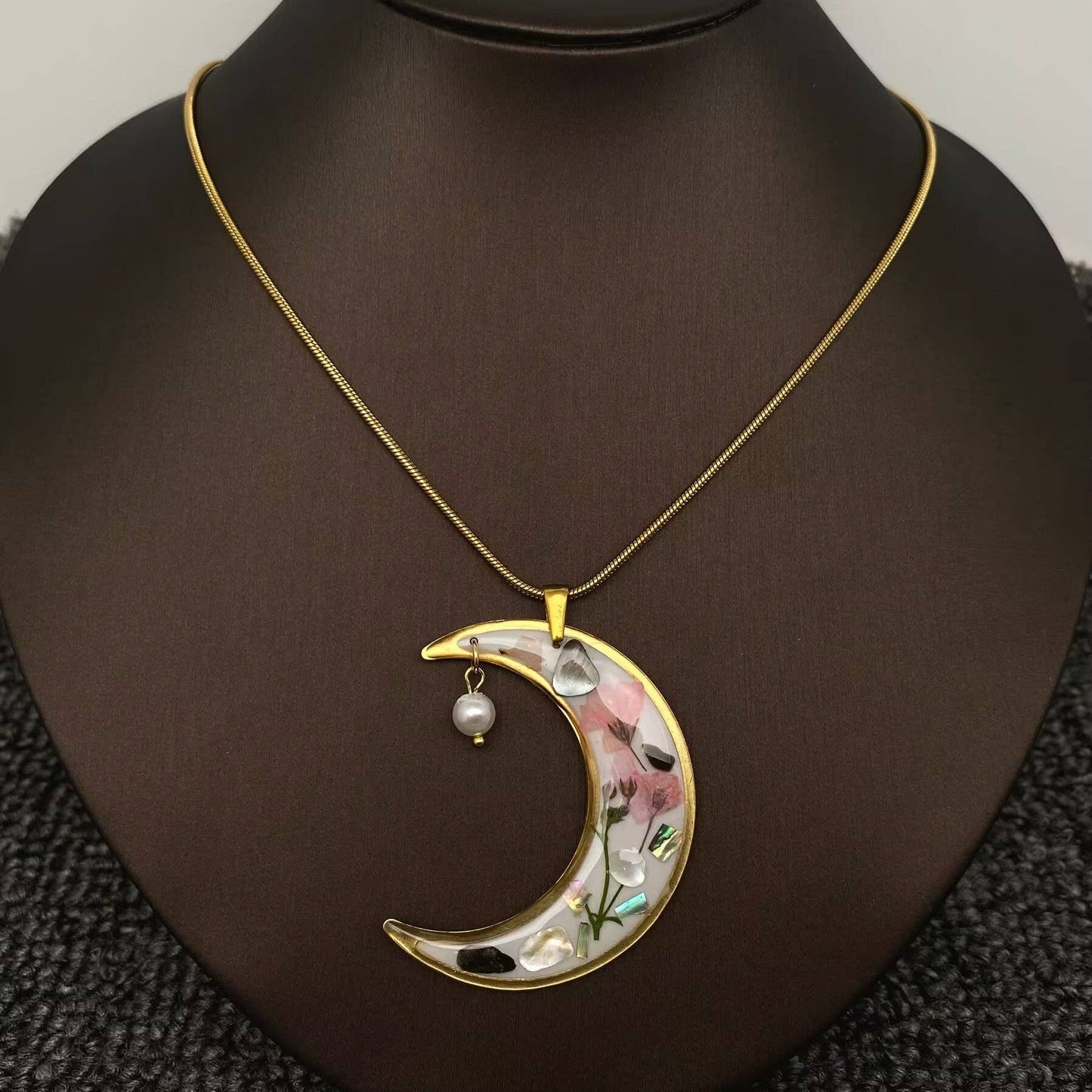 Dried Flower & Shell Moon 18K Golden Necklace