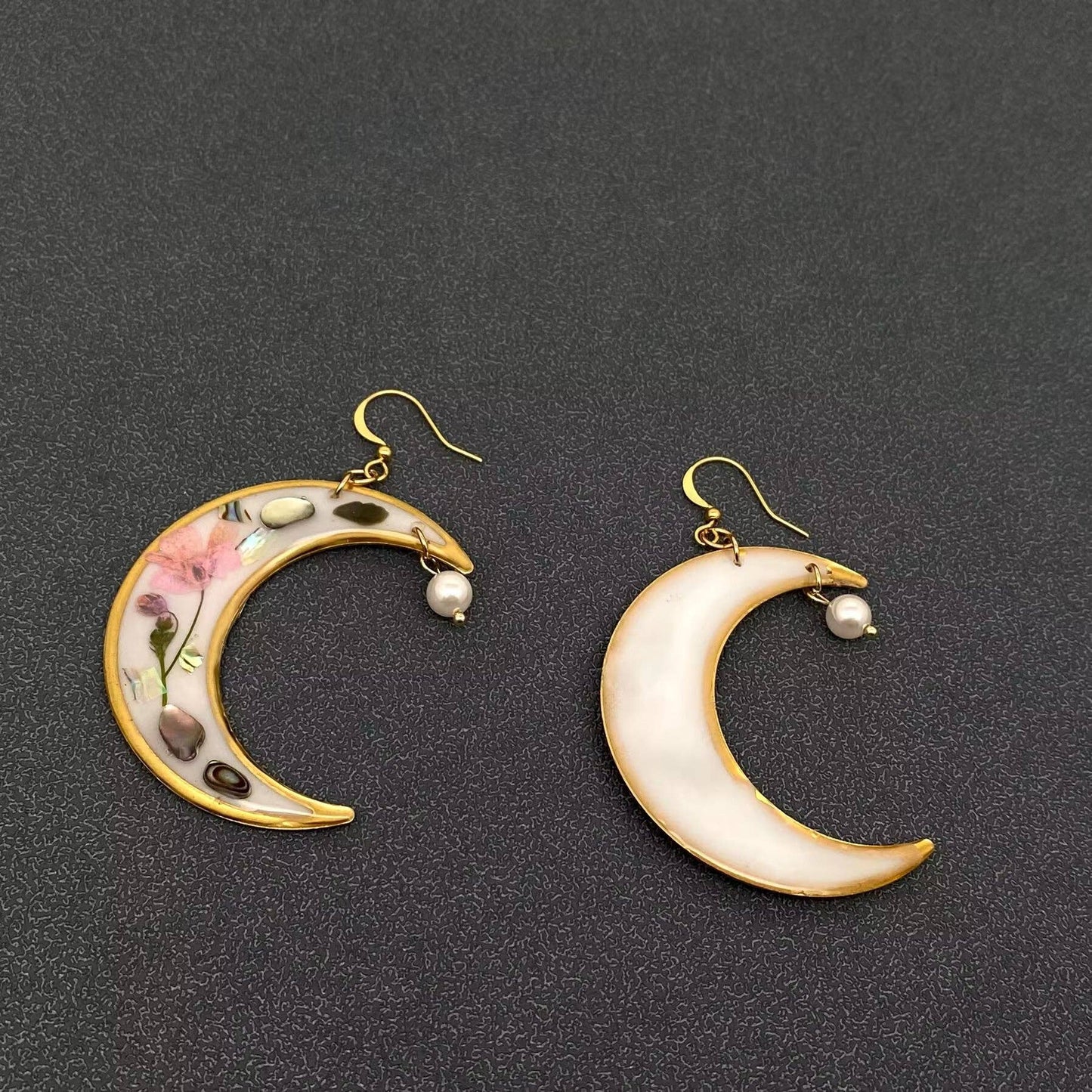 Dried Flower & Shell Moon 18K Gold Plated Earrings