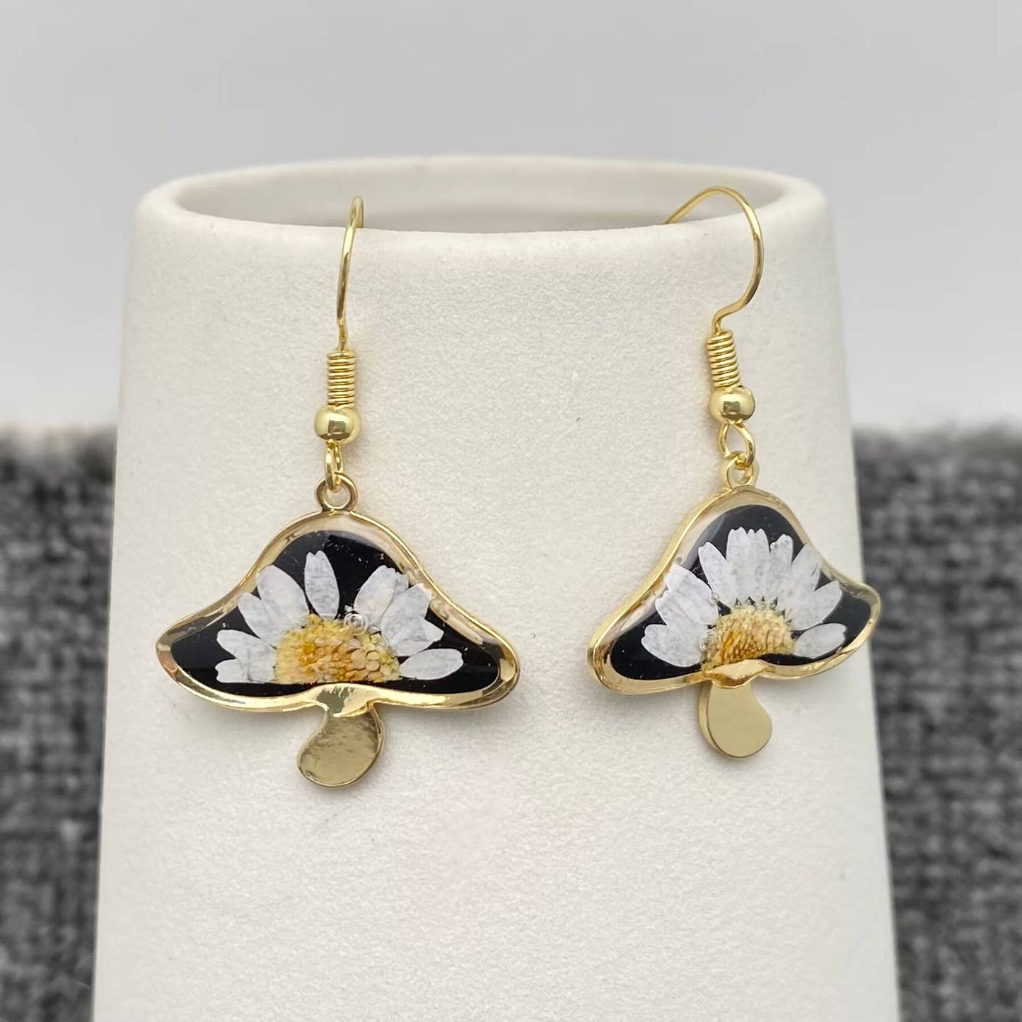 Chrysanthem Dried Flower Black Mushroom Dangle Earrings -PDF