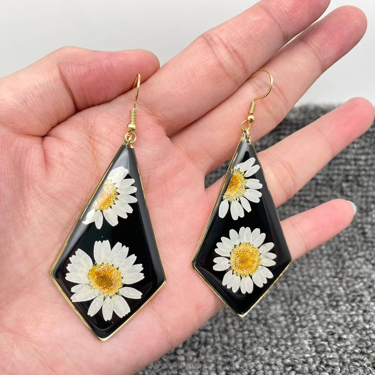 Daisy Large Rhombus Earrings