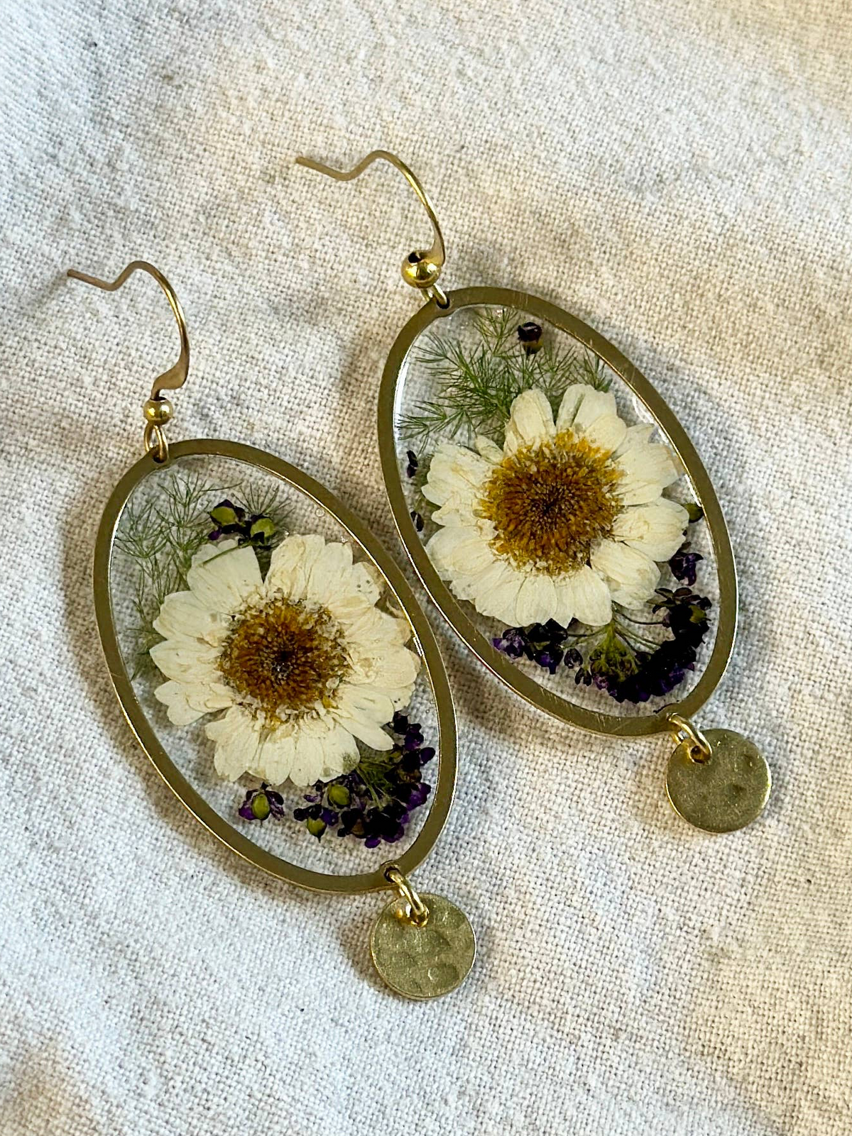 Feverfew, Alyssum, & Asparagus Fern | Brass Jewelry