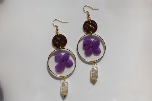 Mountain Hydrangea Pearl Earrings