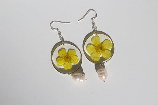 Buttercup Bloom Pearl Earrings