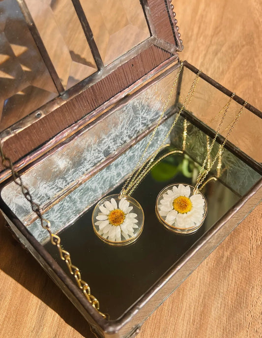 Daisy Necklace