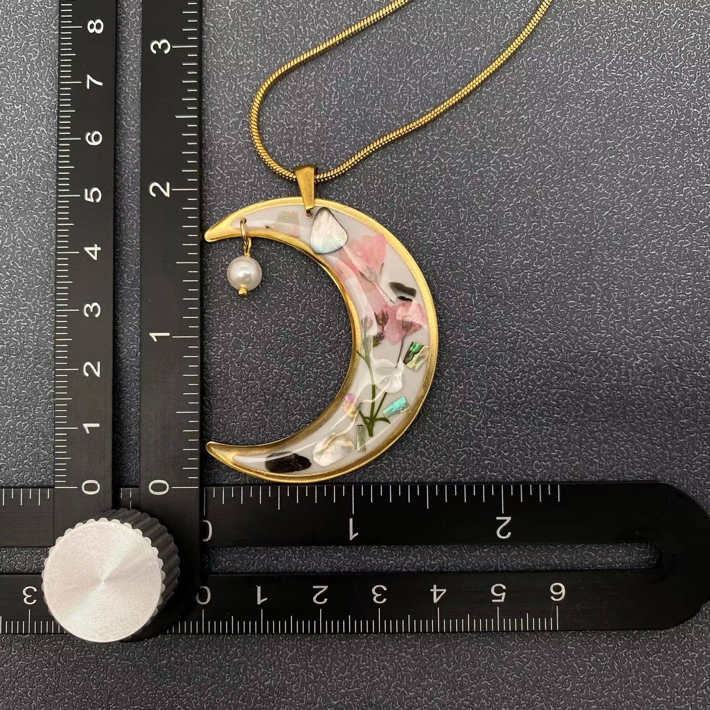 Dried Flower & Shell Moon 18K Golden Necklace
