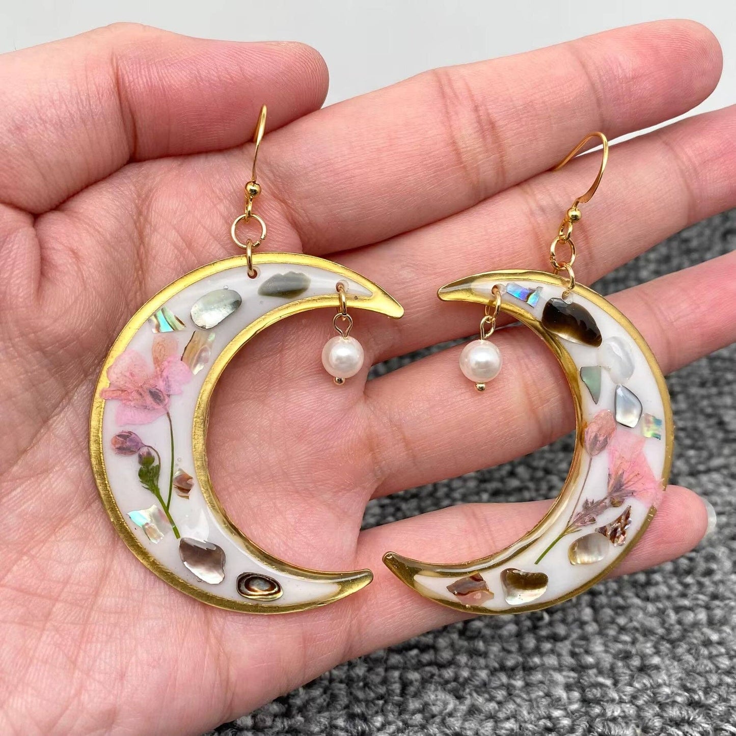 Dried Flower & Shell Moon 18K Gold Plated Earrings