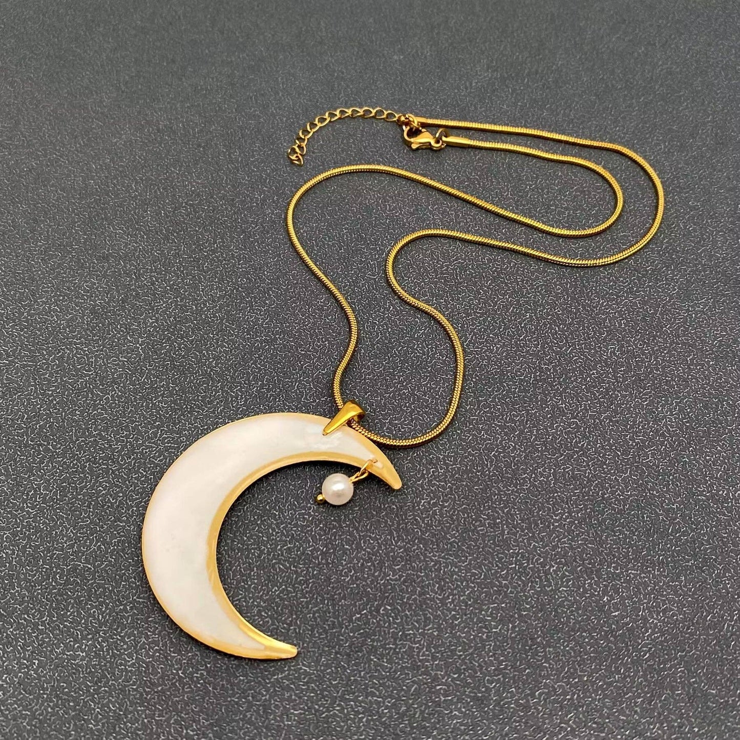Dried Flower & Shell Moon 18K Golden Necklace